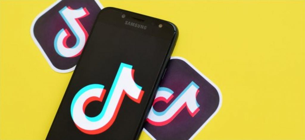 How to Get a Job in a Social Media Agency: Education and Qualifications