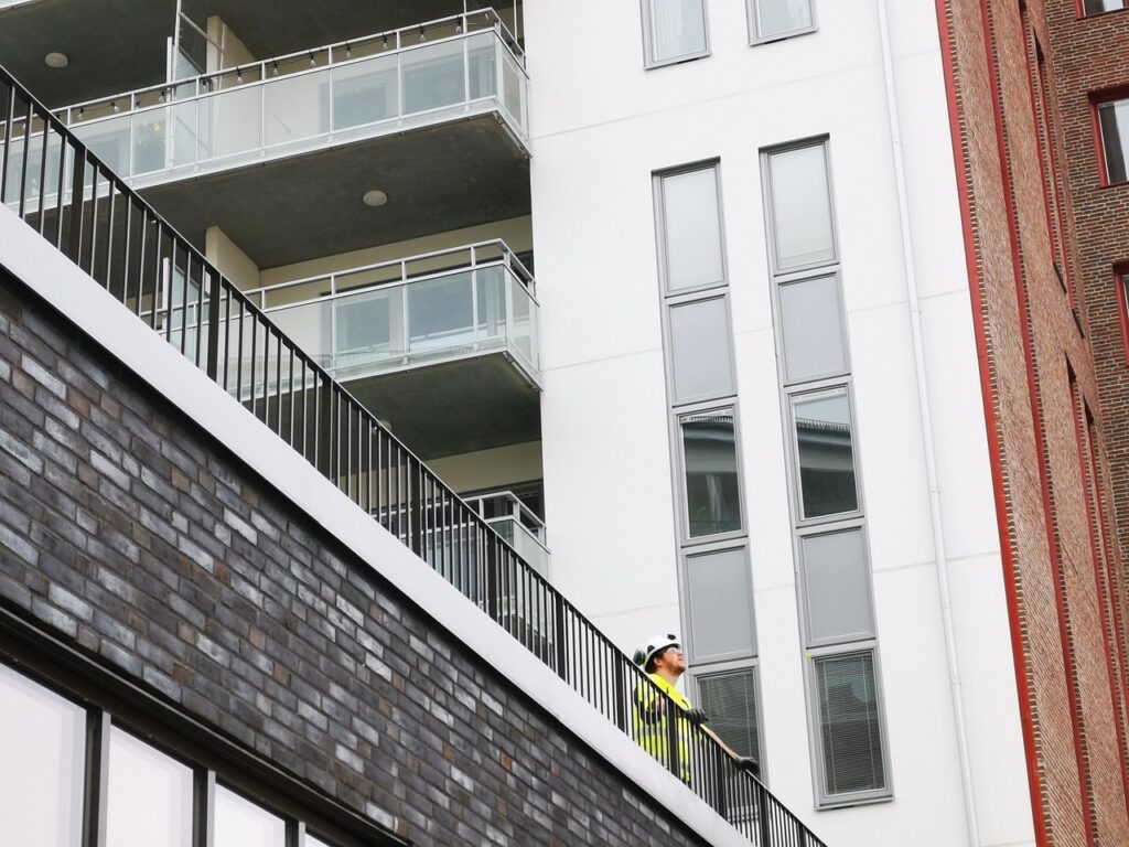 How to Negotiate a Competitive Salary as a Construction Foreman