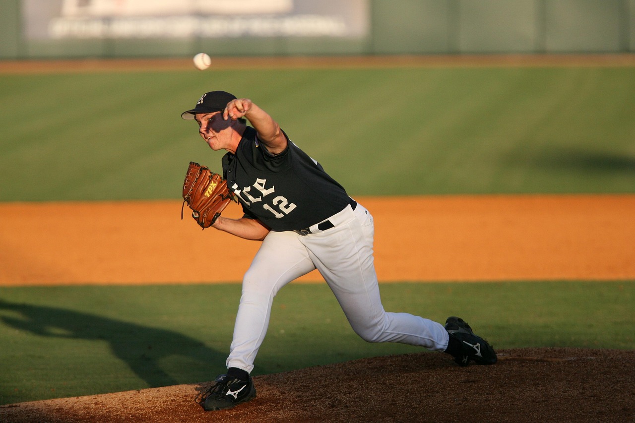Joe Nahas right-handed pitcher in Georgia Southern Eagles uniform on mound