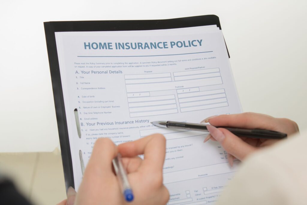 Policy Discovery Reveals Coverage Information for Confident Decision-Making