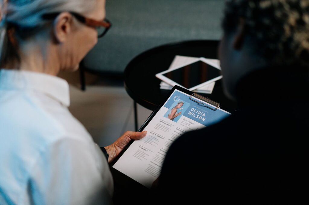 Top Features to Look for in the Best Resume Maker in 2026